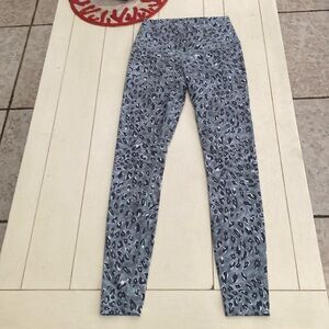 Women’s stretch leggings by Varley. Size XS#3132